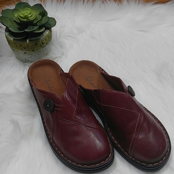 burgundy clarks
